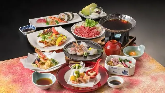 ・
【季節の会席のご案内】

日本料理 蔵では、旬の食材をふんだんに使用した
季節の会席メニューを3種類ご用意しております。

◆ 葵（あおい）　5,500円（税込）
◆ 蘭（らん）　　7,700円（税込）
◆ 百合（ゆり）　9,900円（税込）

ご予算やご希望に応じたお料理も承っております。
ご接待やご会食、大切なひとときにぜひご利用くださいませ。

お気軽にご相談ください。

日本料理　蔵
〒710-0251
岡山県倉敷市玉島長尾2684
営業時間　11:30〜14:00/17:00〜21:00
📞086-523-4888

#日本料理蔵#新倉敷ランチ#新倉敷駅#新倉敷駅前#新倉敷駅北口#新倉敷ランチ#新倉敷グルメ#玉島ランチ#玉島グルメ#倉敷ランチ#倉敷グルメ#倉敷和食#倉敷日本料理#岡山ランチ#岡山グルメ#岡山和食#岡山日本料理#日本料理
#会席料理 #季節の味 #和食 #接待 #会食 #旬の食材